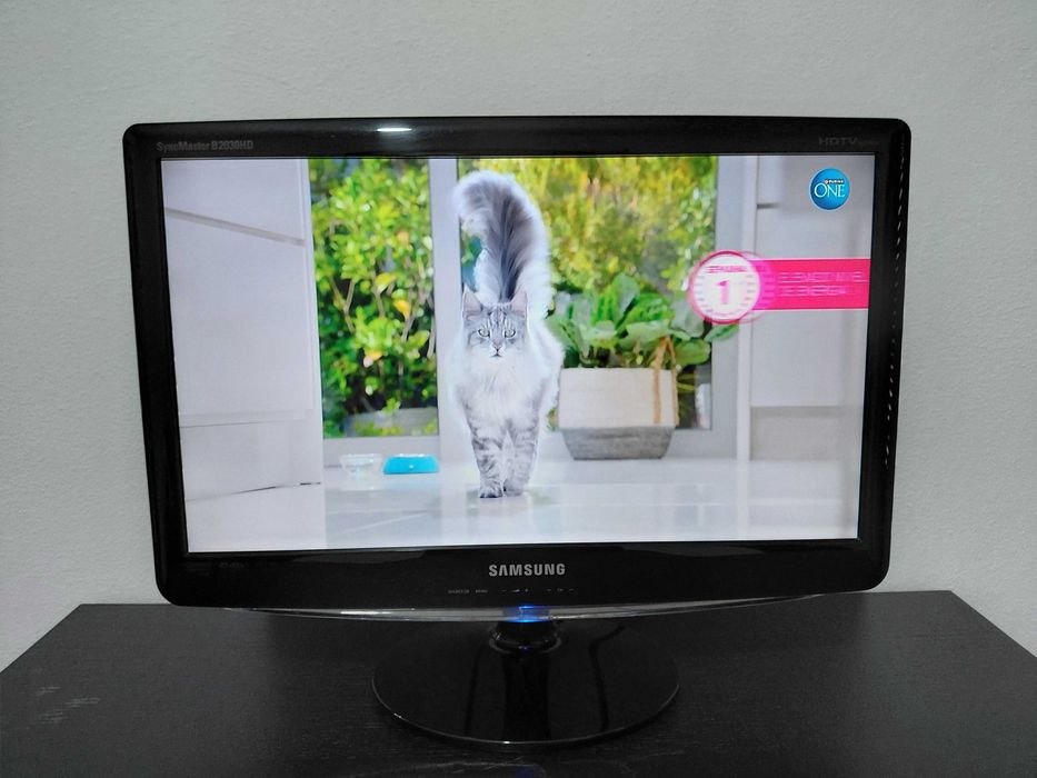 TV Samsung  a funcionar perfeitamente