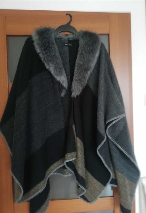 Płaszcz damski Pączo z misiem.