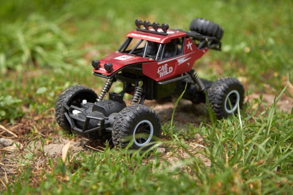 Машинка на радіокеруванні