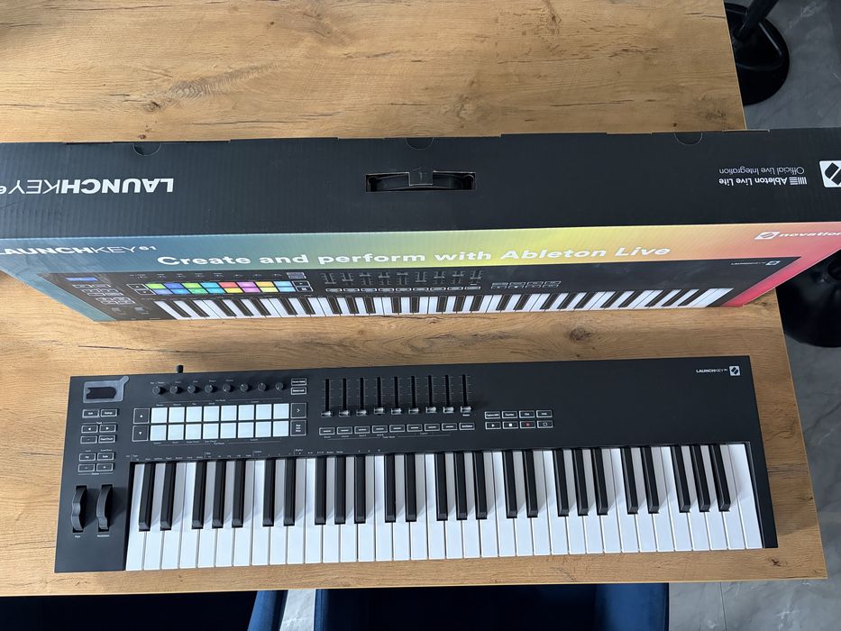 Klawiatura midi novation launchkey 61 mk3