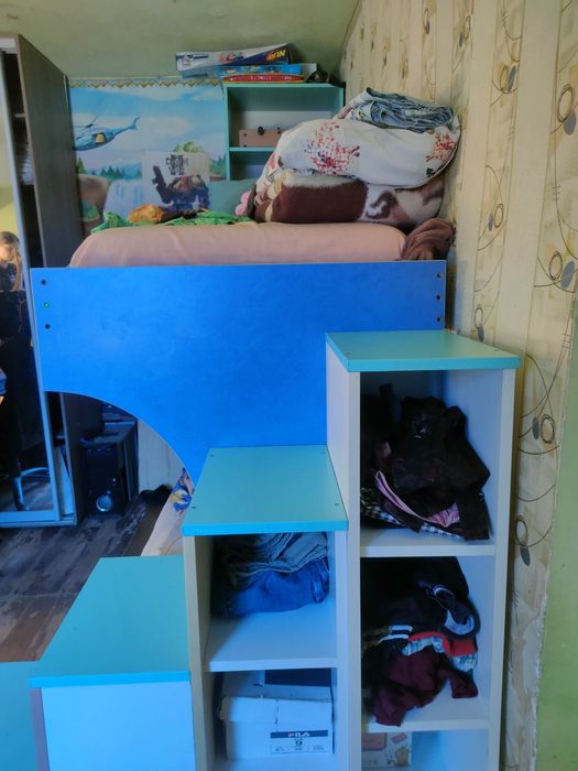 Двоярусне ліжко, кровать