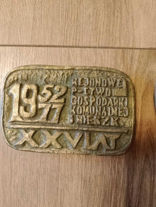Plakiety metalowe z czasów PRL