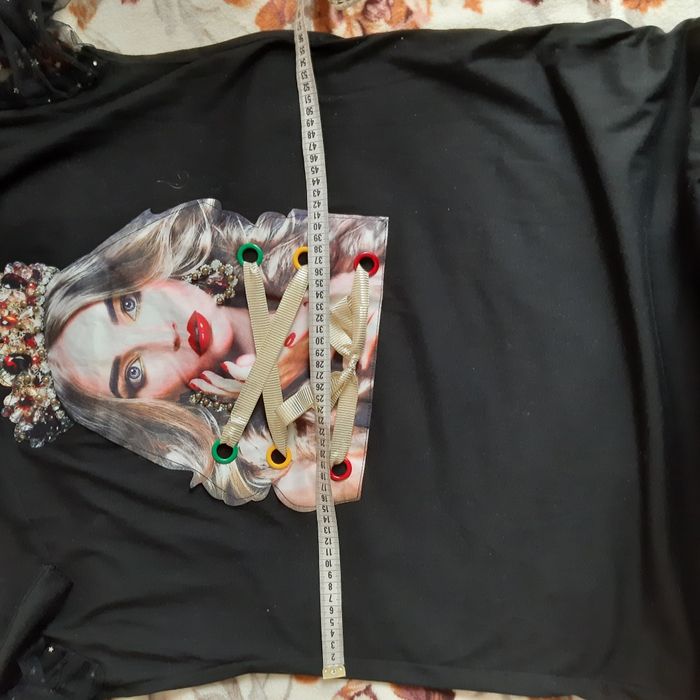 Чорна сукня з аплікацією