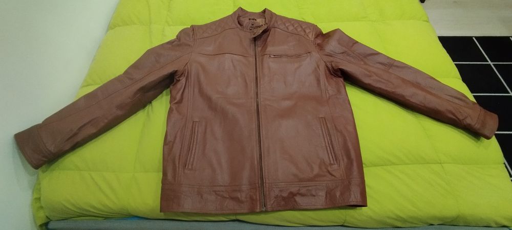 Casaco em pele castanho