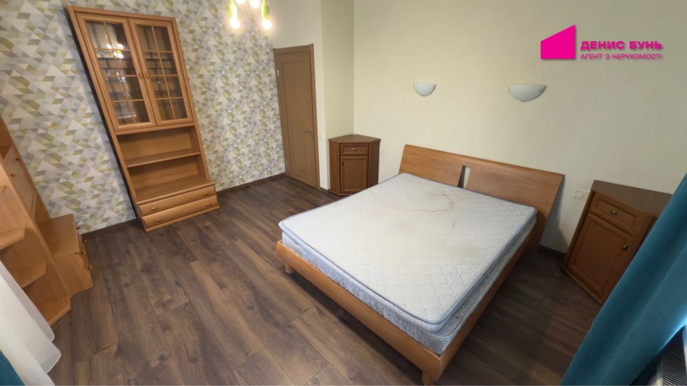 Дом с озером, террасой и зоной барбекю — Подгороднее