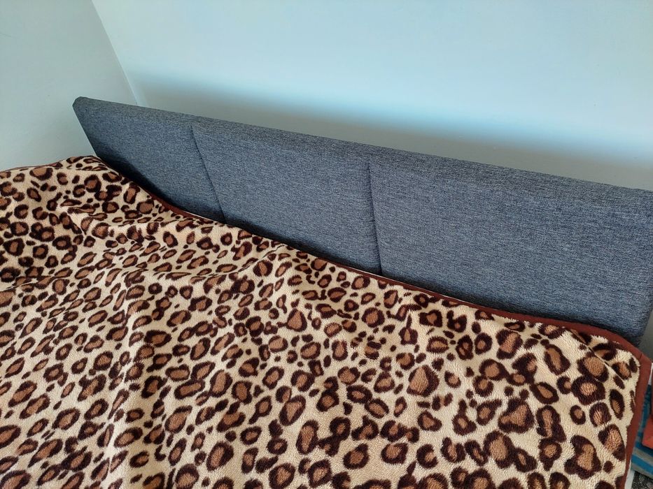 Łóżko 160x200 kontynentalne tapicerowane z materacem