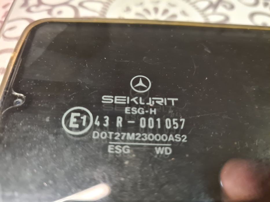 Szyba Mercedes W124 Sedan tył tylna lewa od kierowcy