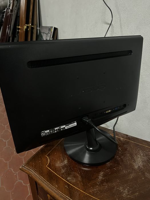Monitor ASUS VS228HR 22” para Peças