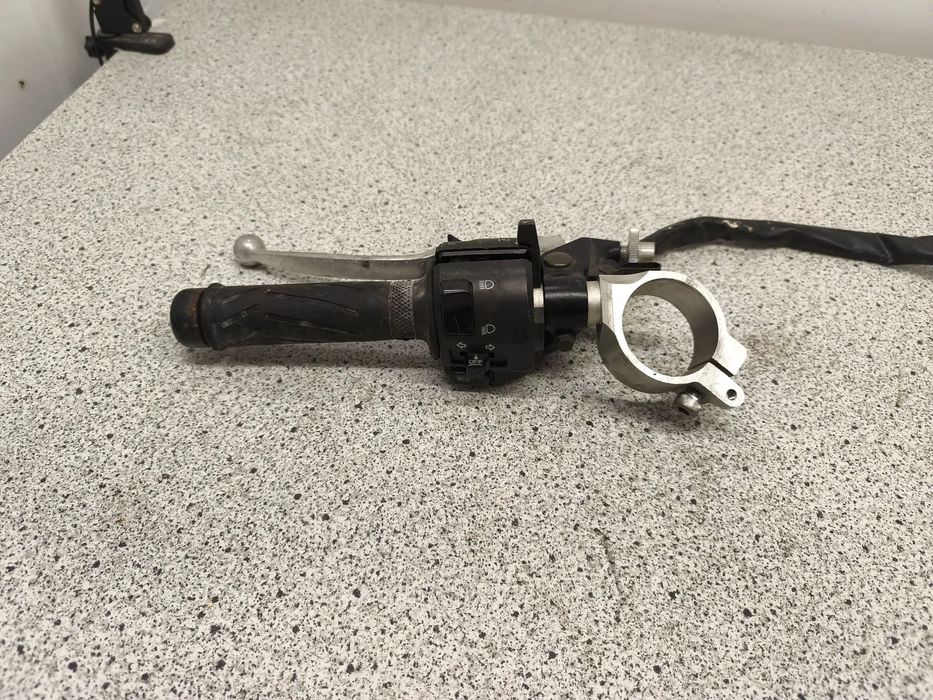 Przełączniki lewe, kierownica lewa, ciężarek, klamka lewa sprzegła Honda CBR 1100XX CBR1100 XX CBR 1100 XX CBR1100XX