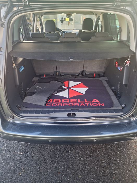 Carrinha de 7 lugares Peugeot 5008 1.6 Blue HDI Style