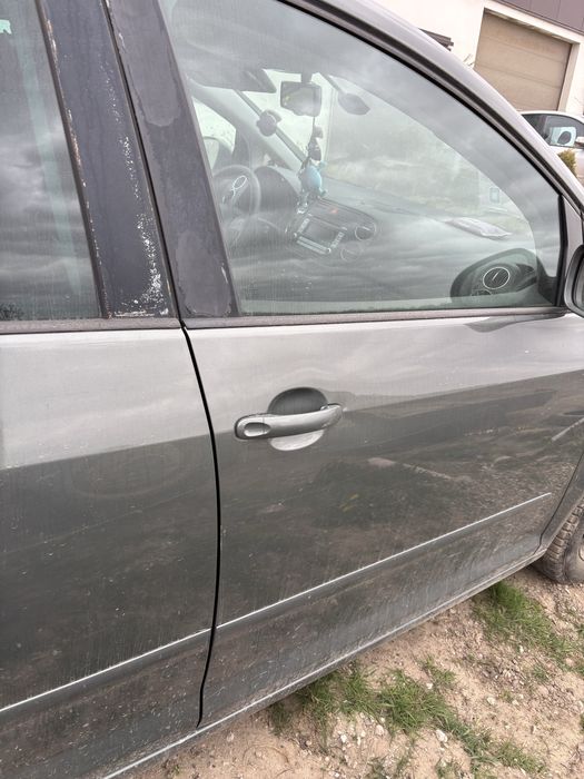 Volkswagien Golf 1,6 benzyna