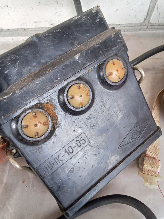 Каска и фонарь шахтёра новые