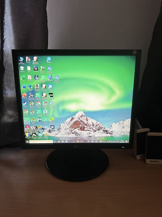 Монітор lg l1750sq