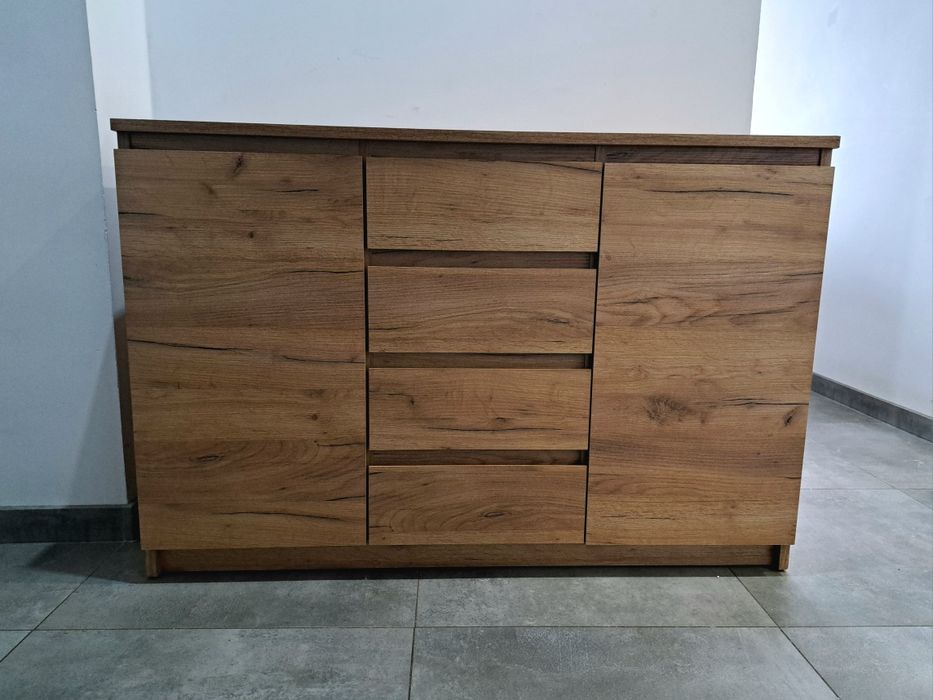 Pojemna komoda w okleinie dębowej  120x80x40