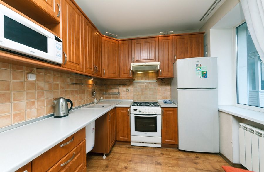 Подобово 3к апартаменти, Палац спорту, Гулівер, Кловська