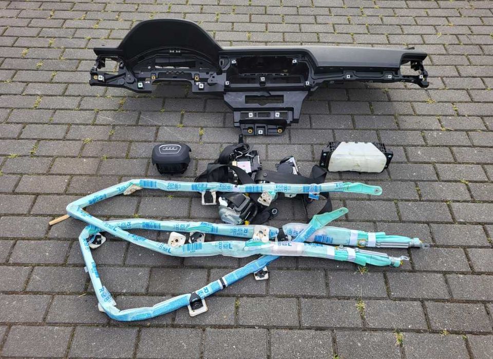 Audi Q5 80A Airbag подушки безопасности консоль