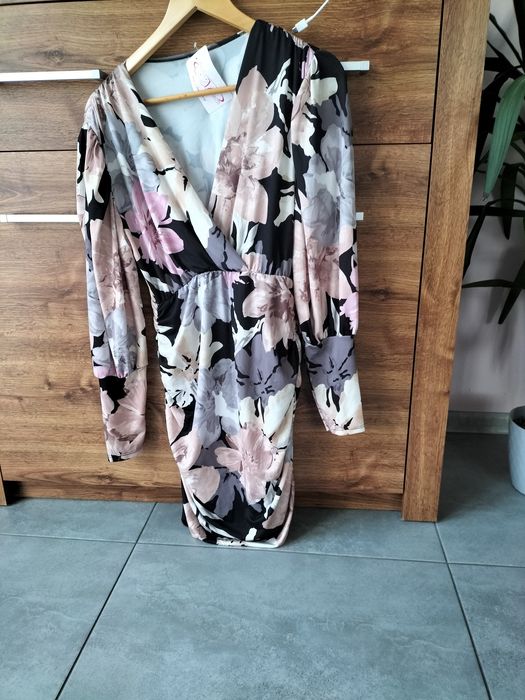 Nowa sukienka damska w kwiaty