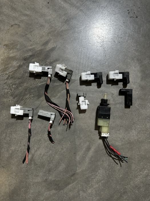 Датчик включения стоп сигнала лягушка Sprinter W906 W907 крафтер жабка