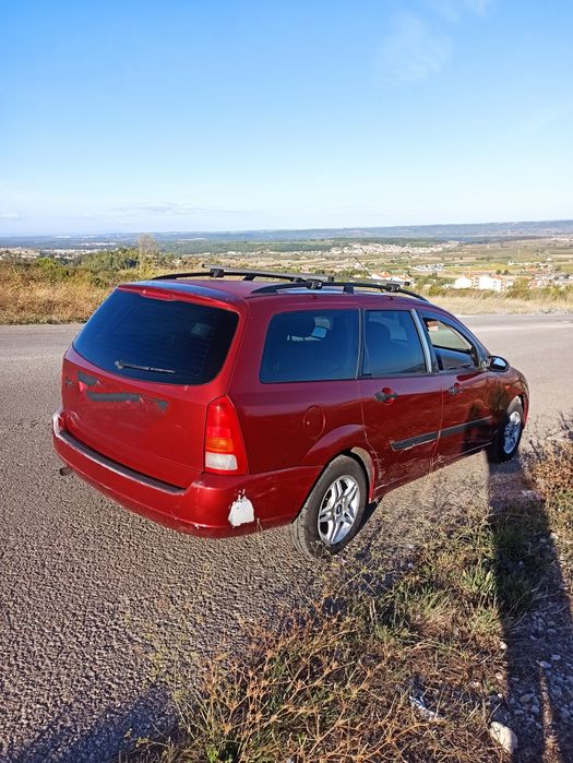 Ford Focus 1.4 Gasolina 5 lugares Ano: 2000