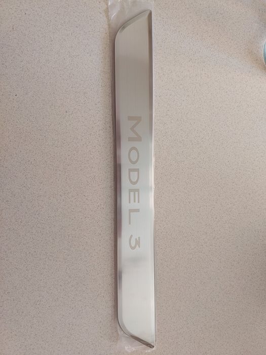 Накладка порога переднего TESLA MODEL 3