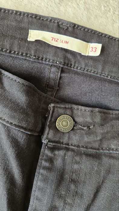 Джинси Levi Strauss & Co. (Levi's). В стані нових , р. 33/30