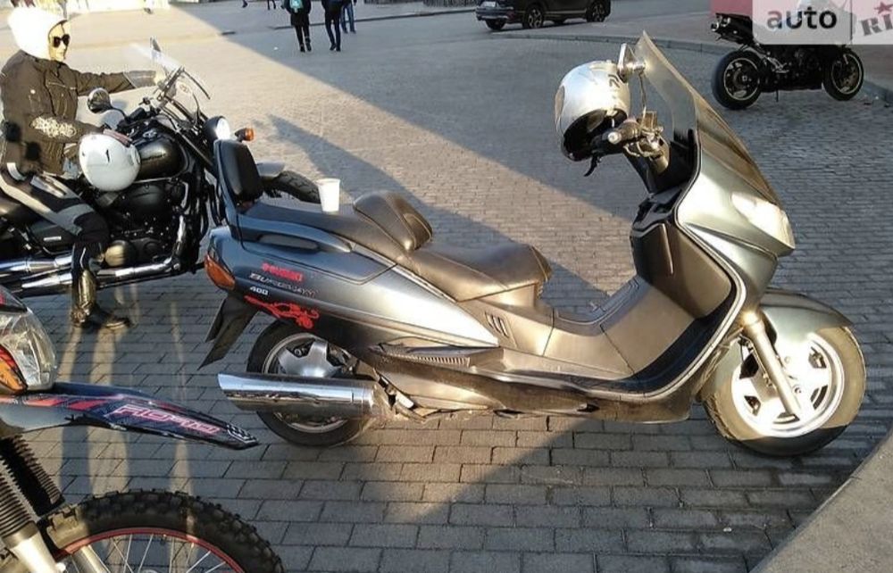 Suzuki Burgman AN 400