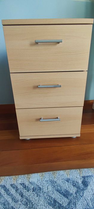 Mesa de Cabeceira / Gaveteiro IKEA (3 Gavetas) - Madeira Clara