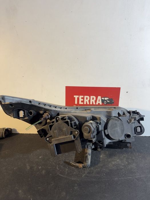 Farol Frontal Citroen C4 I /II Xénon Esquerdo 9684382580