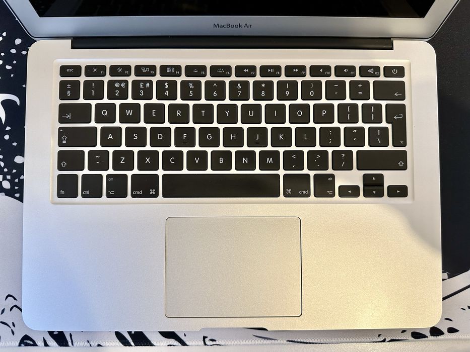 MacBook Air 2014 / 13” / Intel Core i7 / 8 GB RAM / 256 GB SSD