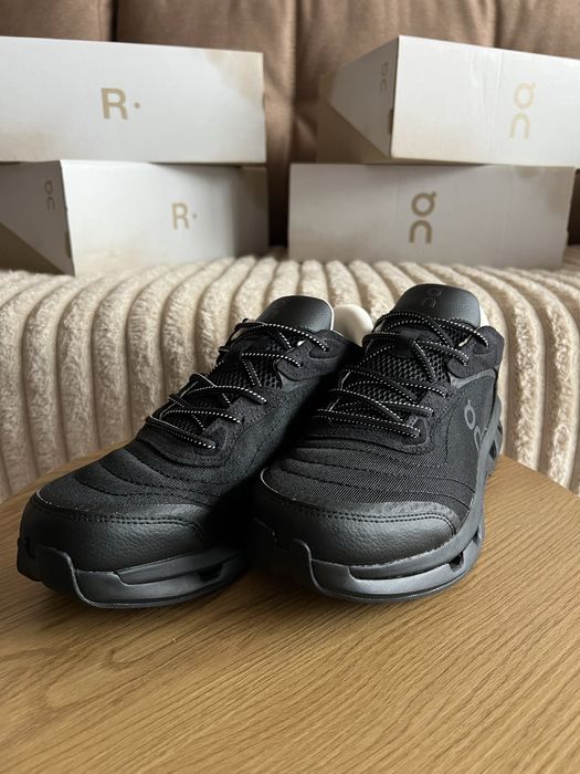 Кросівки  On ranning Cloudzone Moon оригінал!
