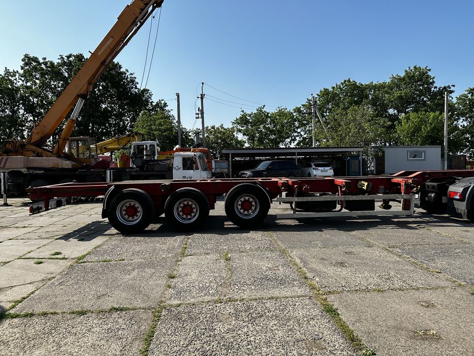 Полуприцеп-контейнеровоз Novatrail