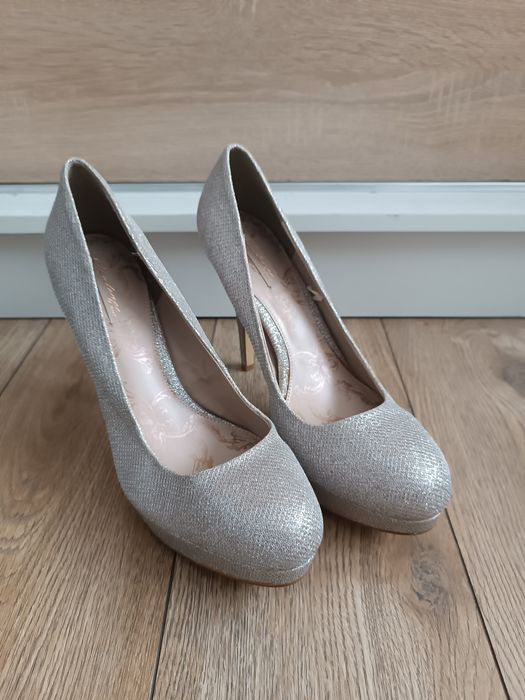 Srebrne czułenka next