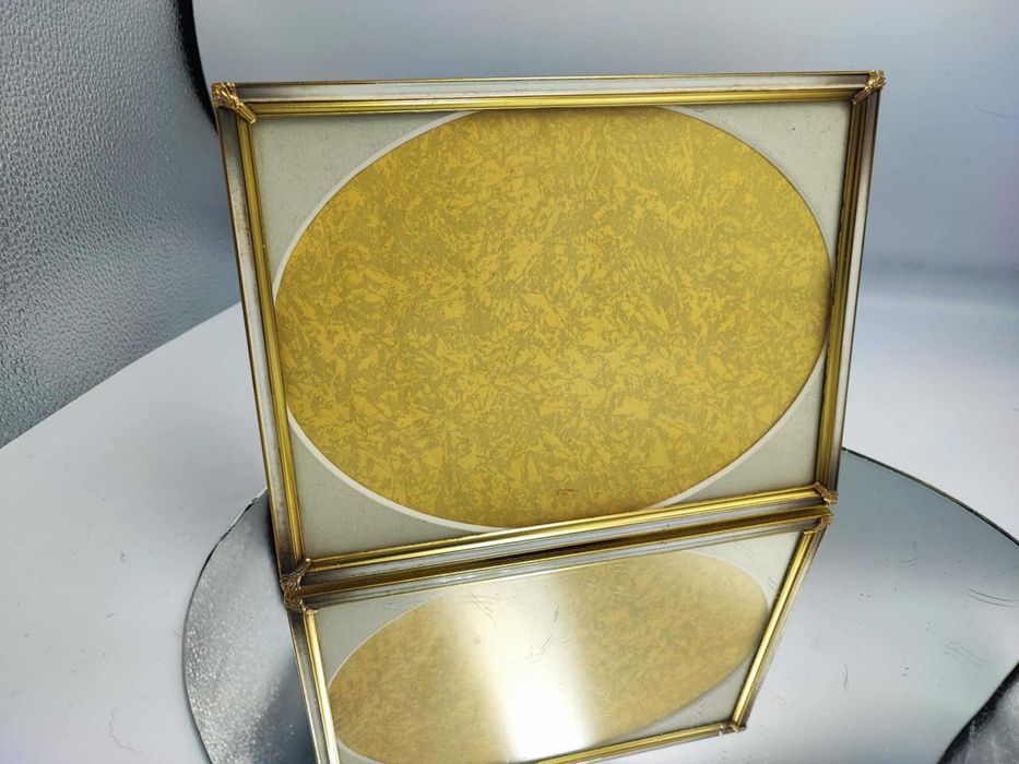 Stara ramka na zdjęcie,obrazek,za szybą,stojąca