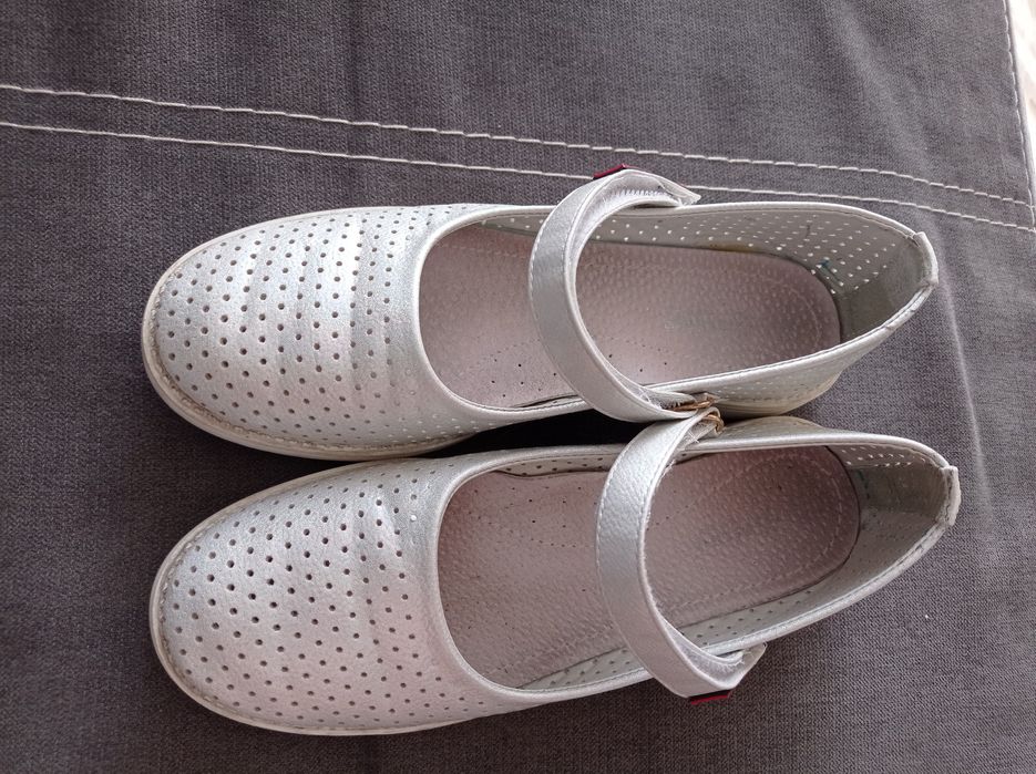 Pantofle dla dziewczynki rozmiar 36