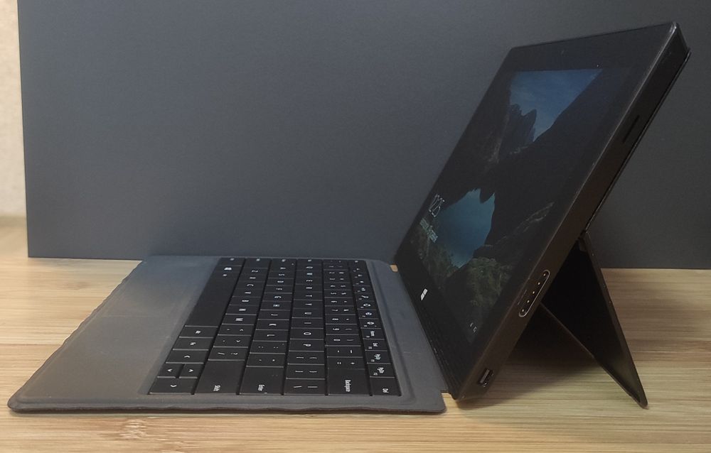 surface pro 4 - купити ноутбуки - Ціна на OLX.ua