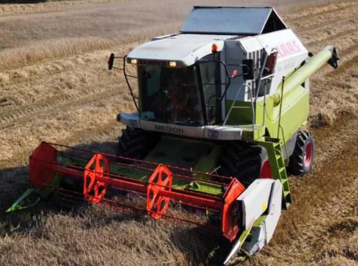 Kombajn claas Medion 310 heder 4.50 nie ( Mega,Lexion,Dominator)