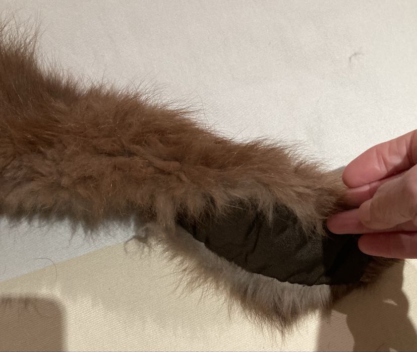 Gola em PELE  verdadeira de CARNEIRO