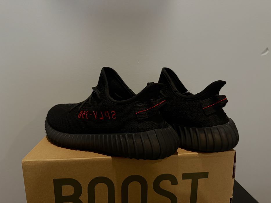 Yeezy Boost 350 v2 Preto Vermelho 42