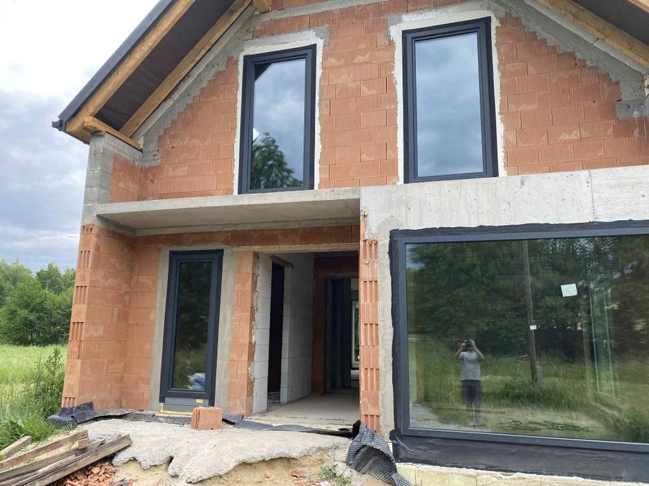 Dom w papawerach” firmy ARCHON, na dużej działce o powierzchni 43 arów SSZ