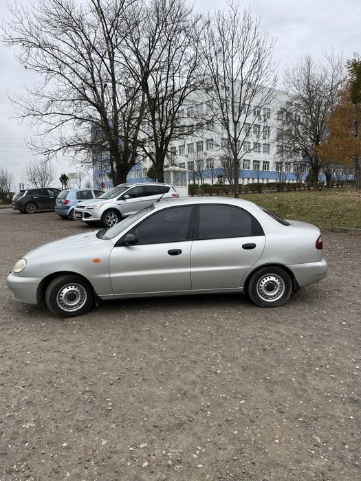 Автомобіль Daewoo Sens