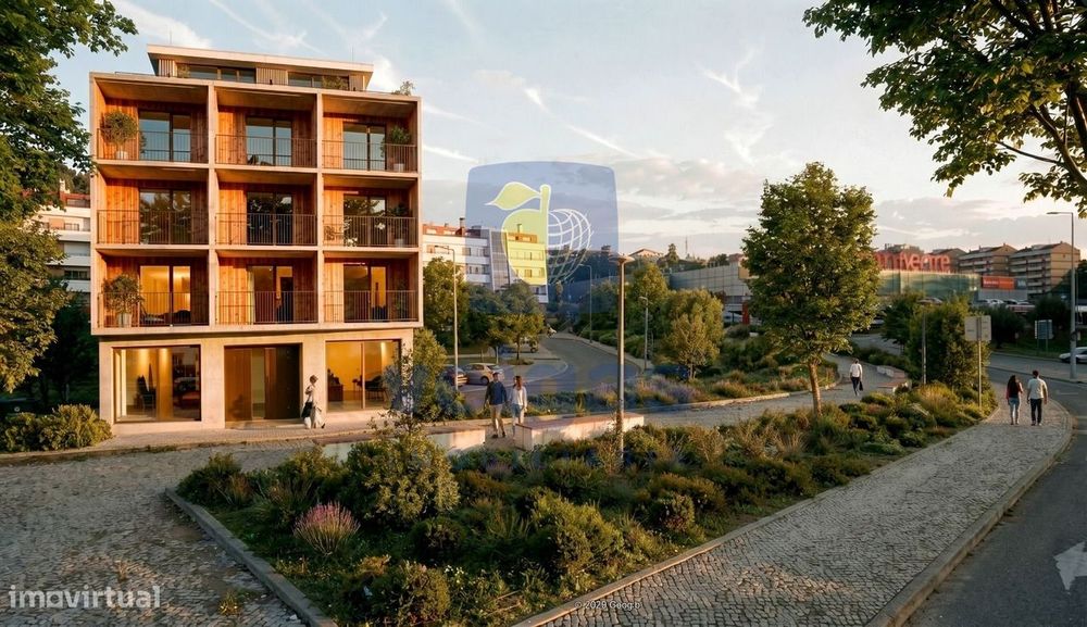 Lote para edífico com 5 pisos e 2 caves em Santarém com vista urbana