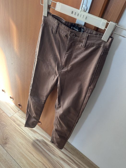 Spodnie marki stradivarius rozmiar 36