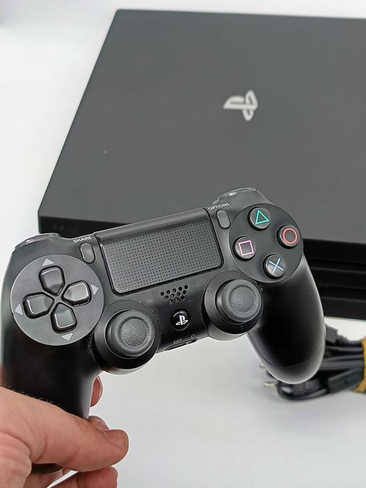 konsola sony playstation 4 pro 1tb czarny + pad + okablowanie