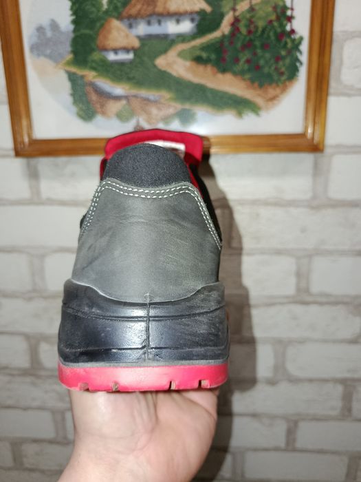 Кросівки для праці 45