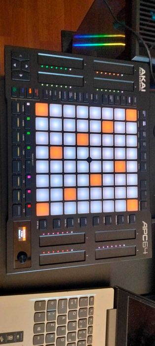 AKAI Professional APC64