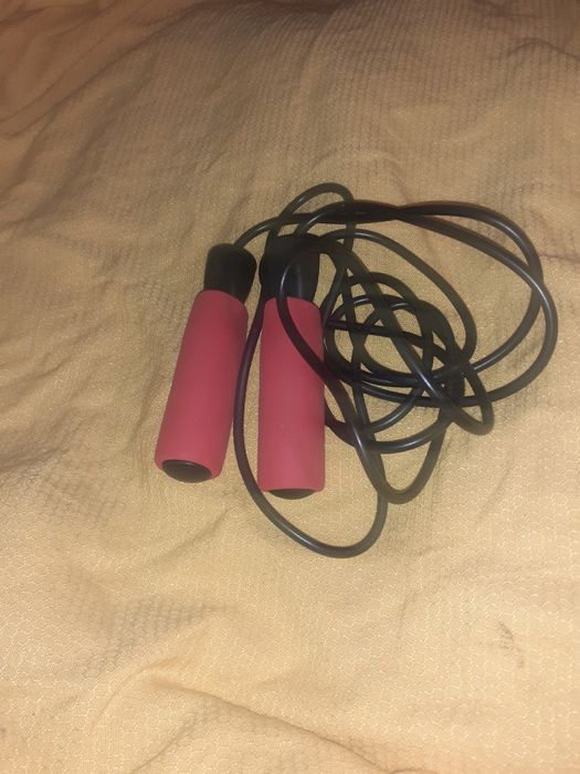 Скакалка большая для занятий спортом прыгать