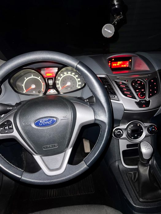 Ford fiesta 2010 року випуску. 1,4 дизель.