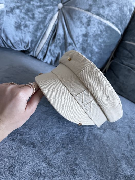 Бежевая кепка кепи Ruslan Baginskiy с кольцами