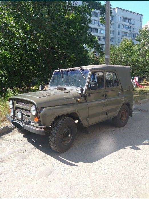 Автомобиль "УАЗ" - 31512