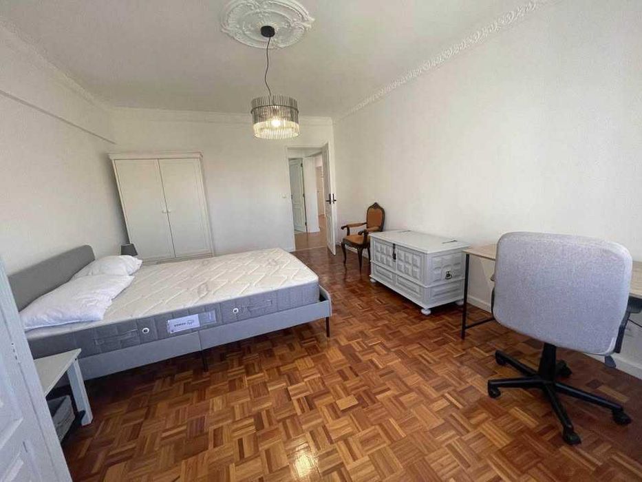 Quarto grande em Massamá